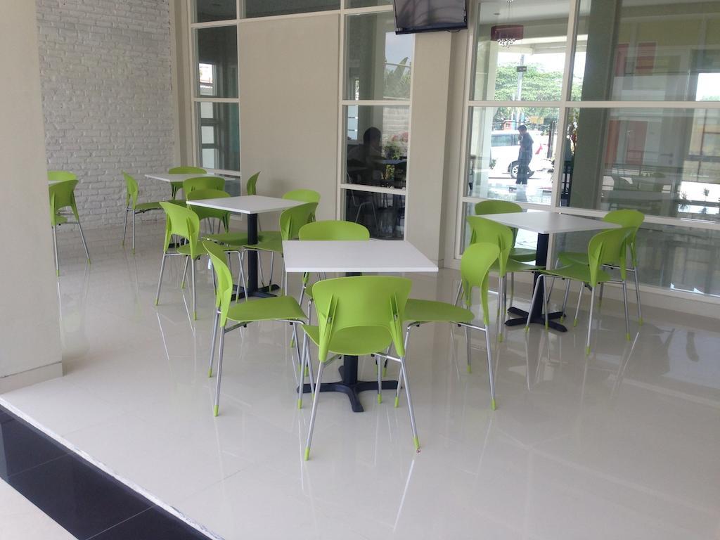 Rumah Cassa Guest House Surabaya Dış mekan fotoğraf