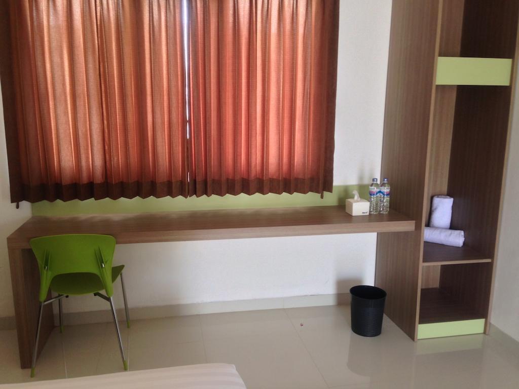 Rumah Cassa Guest House Surabaya Oda fotoğraf