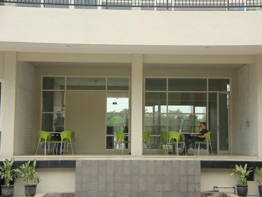 Rumah Cassa Guest House Surabaya Dış mekan fotoğraf
