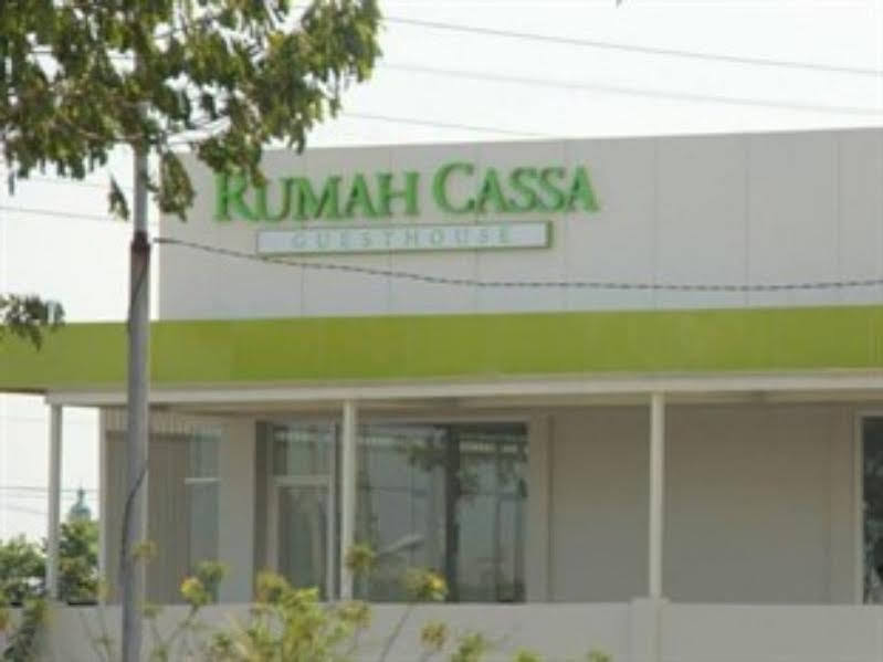 Rumah Cassa Guest House Surabaya Dış mekan fotoğraf