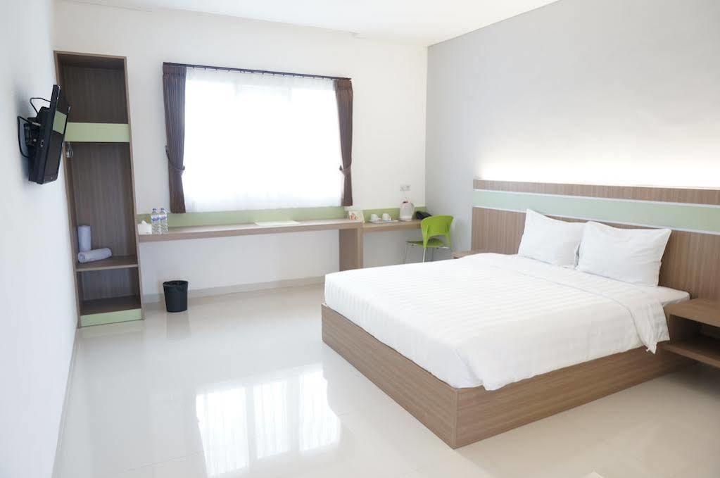 Rumah Cassa Guest House Surabaya Dış mekan fotoğraf